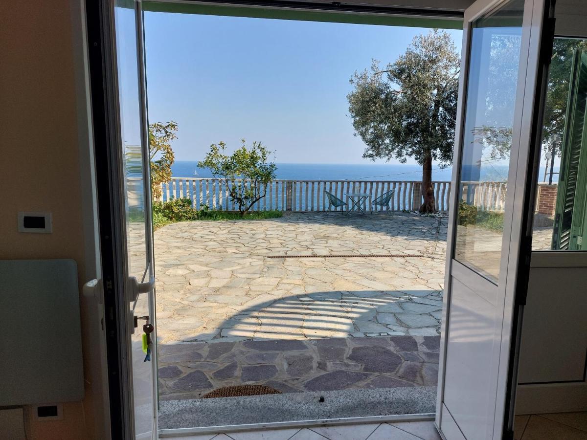 Una Finestra Sul Mare Monolocale Διαμέρισμα Bergeggi Εξωτερικό φωτογραφία